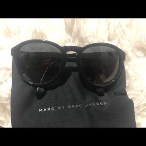 MARC JACOBS